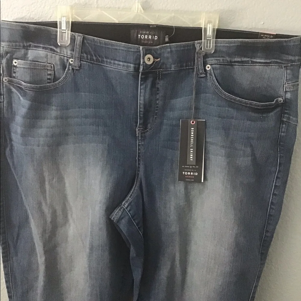 Torrid Bombshell Skinny Jeans.   NWT